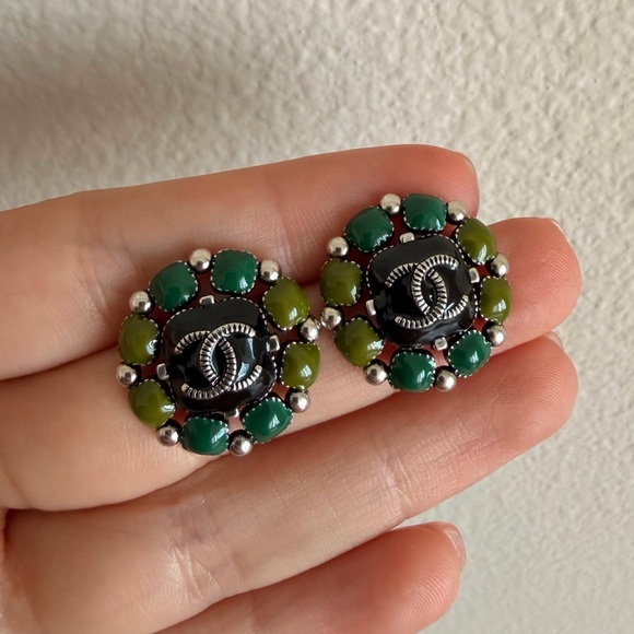 💚Chanel CC Enamel Floral Stud Earrings☘️ - Picture 6 of 13